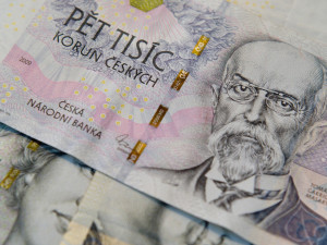 Seniorka naletěla podvodníkovi. Během týdne ji to stálo půl milionu