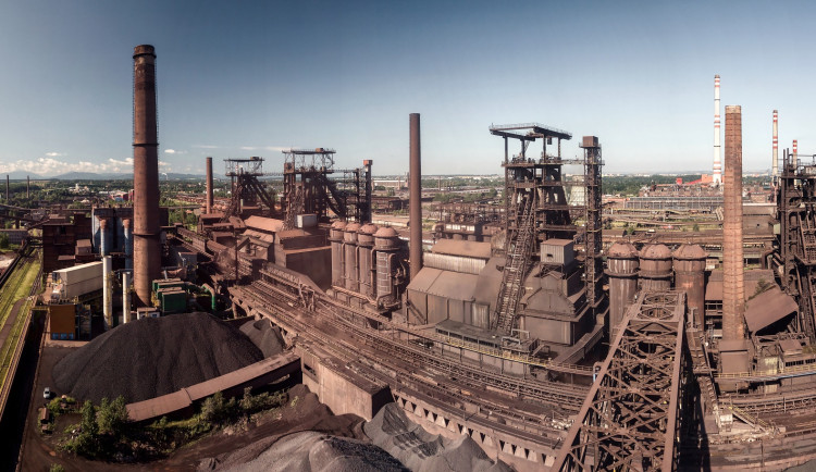 Firmy někdejšího ministra Peciny mohou převzít Liberty Ostrava, schválil ÚOHS