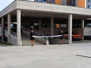 Dobrovolní hasiči budou rychlejší, dostali cisterny a dýchací techniku. V Olomouci se otevřely nové garáže