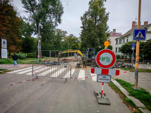 Nekonečné opravy vodovodu v Krapkově. Hotovo bude snad už příští týden