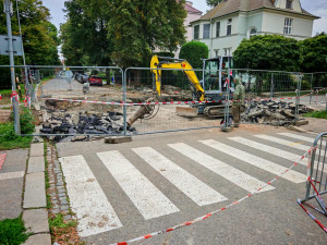 Nekonečné opravy vodovodu v Krapkově. Hotovo bude snad už příští týden