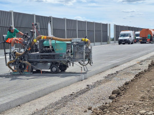 Rozestavěná D1 u Přerova se otevře veřejnosti. Berte si kola, koloběžky či brusle, vyzývají silničáři