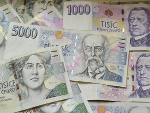 Důchodkyně ze Šumperska chtěla investovat, neznámým lidem dala milion v hotovosti