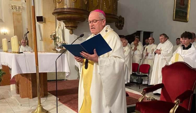 Olomoucký arcibiskup Josef Nuzík