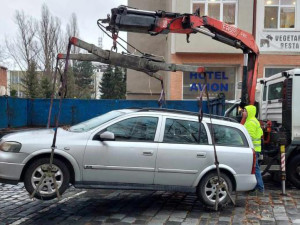 Prostějov bojuje s autovraky. Z ulic za pět let odklidil přes 300 opuštěných vozů