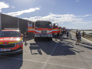FOTO: Ochutnávka vytoužené D1. Nová dálnice u Přerova přilákala tisíce lidí