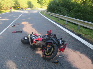 Na Červenohorském sedle havaroval motorkář, policie tam zrovna pořádala bezpečnostní akci