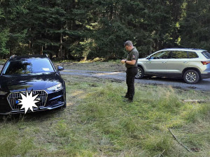 Stráž přírody pokutovala lidi, co přespali na Ovčárně nebo trhali borůvky. Jste moc přísní, zní kritika