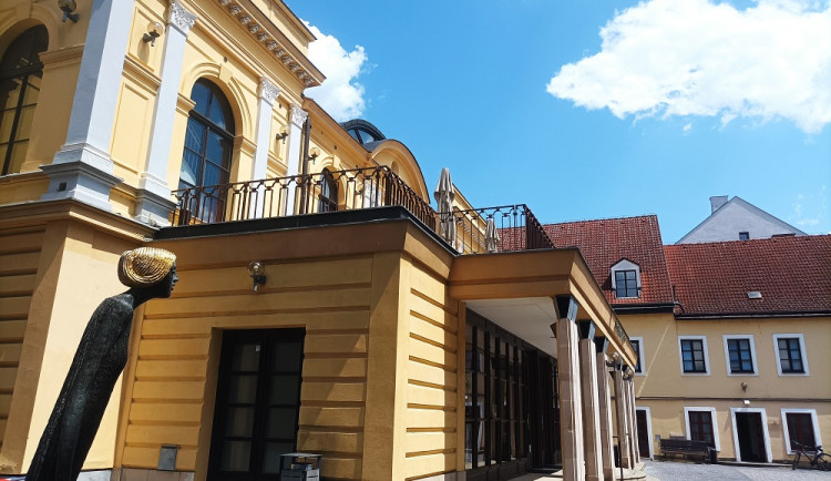 V Hradci začíná festival Čekání na Václava, Cimrmani jsou beznadějně vyprodaní