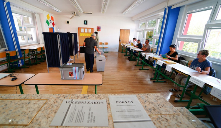 Jih Moravy čekají dvě místní referenda. Obyvatelé rozhodnou o železnici a vodovodu