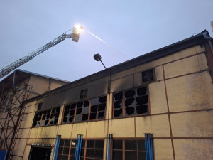 V Prostějově hoří vzduchotechnika ve spalovně. Dva zaměstnanci jsou zranění