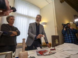 Ohlédnutí o čtvrt století zpět. Historická chlouba Olomouce vydala časovou schránku