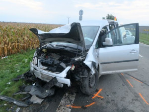Pět zraněných při nehodě u Žešova. Ráno se zde srazily dva automobily