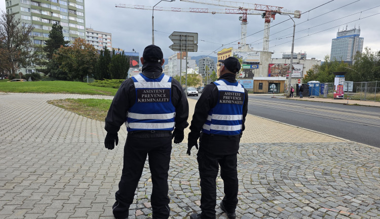Asistenti prevence kriminality budou v Liberci pokračovat, místo 10 jich bude 6