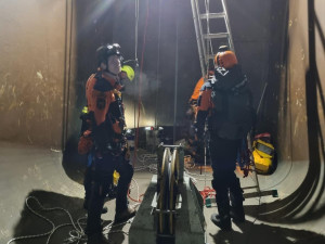 Tma, vlhko, hloubka. Záchrana dělníků z tubusu Dlouhých strání trvala několik hodin