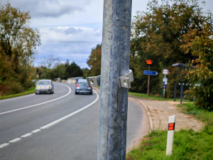 U vytíženého tahu bděl jen pár dnů. Maketa policisty u Olomouce zlákala zloděje