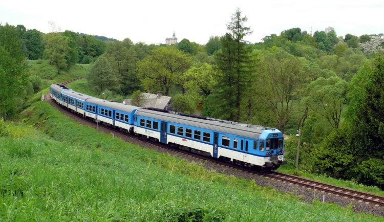 Jízdné v rámci IDOL v kraji od ledna podraží o 5 %, vyjma ročních síťovek