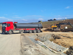 VIDEO: Nový EXIT na D35 u Olomouce míří k otevření, rondel u Globusu znovu ožije