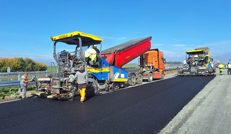 Stavba D35 Křelov-Slavonín 2. etapa