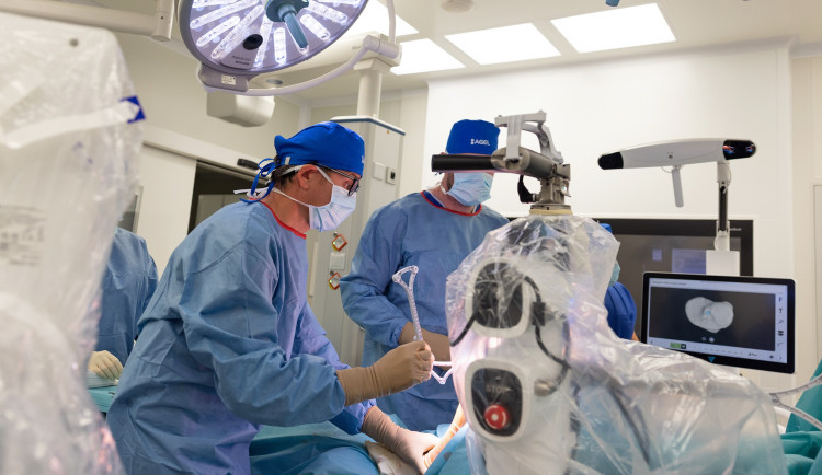 Nemocnice AGEL Prostějov získala jako první v ČR unikátní systém VELYS k trvalému využití