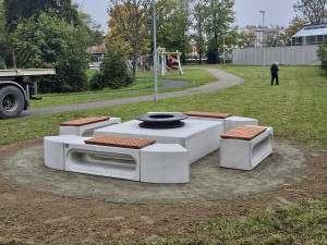 Šumperk otevřel griloviště u rybníku. Nápad místní chválí, mají ale i obavy