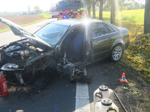 Střet auta a sanitky zablokoval tah za Mohelnicí, k nehodě letěl vrtulník