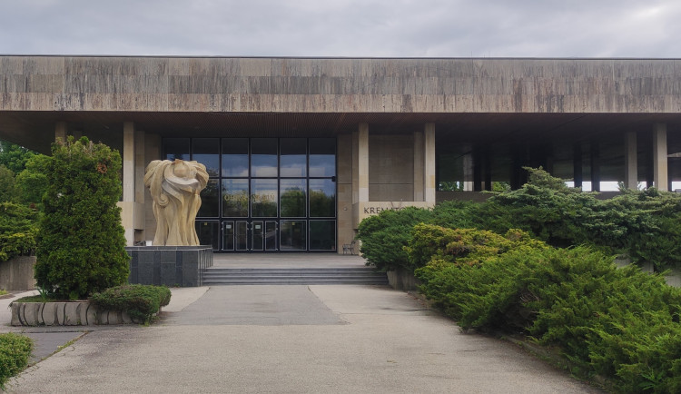 Nový vzhled pro smuteční síň. Budějovice plánují rekonstrukci krematoria ze 70. let