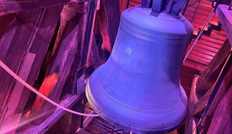 O ranní sváteční budíček se v úterý v Hradci Králové postará zvon Augustin