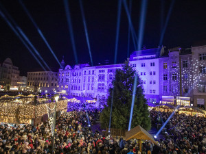 Pochoutky podle trendů i zářivá výzdoba. Vánoční trhy v Olomouci chystají novinky