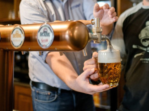 Slabší zájem v restauracích. Pivovary z Olomouckého kraje čekají pokles produkce