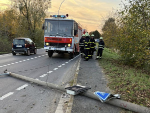 Ukradená maketa policisty a stržený sloup s radarem. Osud nepřeje zklidnění provozu u Křelova