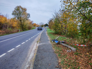 Ukradená maketa policisty a stržený sloup s radarem. Osud nepřeje zklidnění provozu u Křelova