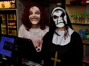 FOTOGALERIE: Strašidelné zoo praskalo ve švech, dnes je na programu světelná show