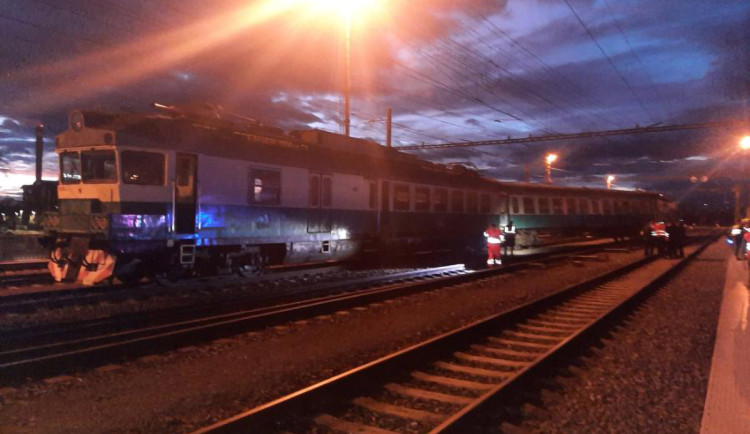 Vykolejený historický vlak v Přerově