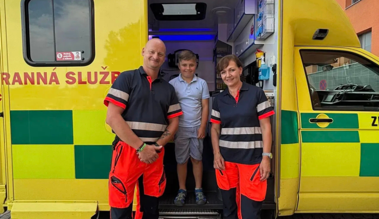 Devítiletý Šimon z Osic dostal od prezidenta medaili Za hrdinství. Zachránil dědu, který zkolaboval ve vodě