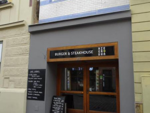 Švábi v suterénu? Prostory k restauraci nepatří, hájí se olomoucký podnik