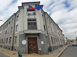 Někdo má štěstí. Šumperk měsíce nepohnul s některými spisy, jiné případy vyřídil bleskově