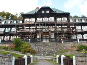 Nové balkony za 6 milionů. Lázně Karlova Studánka dokončily rekonstrukci Slezského domu