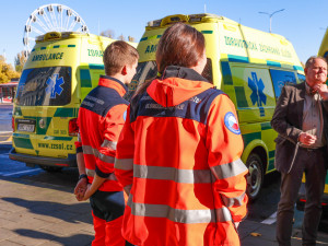 Záchranná služba má nové sanitky. Vyšly na více než dvacet milionů