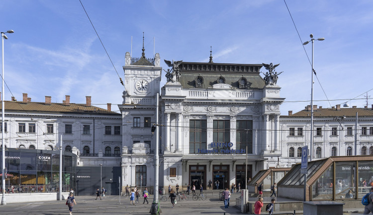 Hledaný muž v Brně sehrál divadlo pro strážníky, mlžil ohledně jména i narozenin
