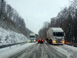 Kolaps kvůli sněhu na Červenohorském sedle? Údržba nepochybila, říká šéf ŘSD
