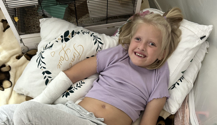 Charitativní koncert pomůže vážně nemocné Elišce, v ČR není léčba