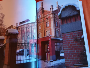 Fotografie, etikety, historie. Zašlá sláva prostějovského pivovaru ožívá v nové representativní publikaci