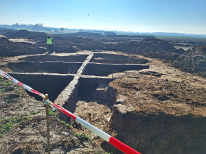 Archeologové objevili při průzkumu D55 u Přerova pozůstatky pravěkých osad