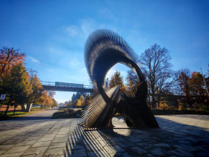 Jedinečné kovové sochy ozvláštnily ulice Olomouce. Budí obdiv i kritiku