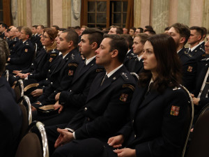 Věrnost, záchrana života i statečnost. Krajští hasiči dostali medaile