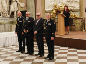 Věrnost, záchrana života i statečnost. Krajští hasiči dostali medaile