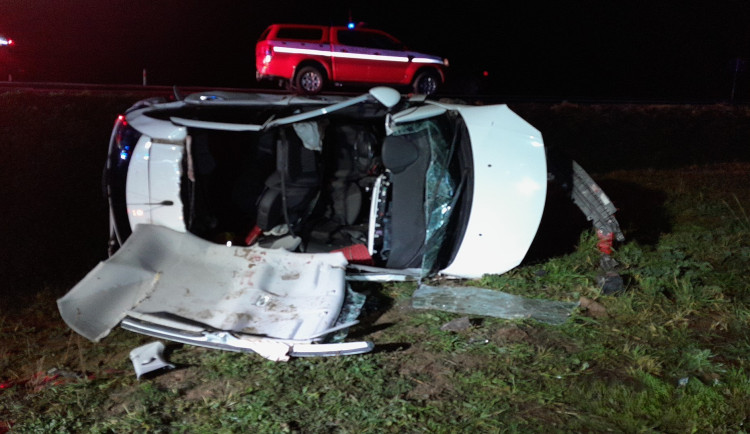 Dvě vážné nehody a šest zraněných na novém obchvatu za půl miliardy