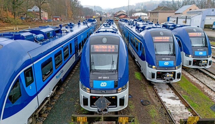 Nové vlaky, nový komfort, moderní lišky povozí cestující i na Rychnovsku
