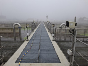 Práce poslepu v nádrži čističky. Potápěči hasičů zvládli v Olomouci speciální úkol